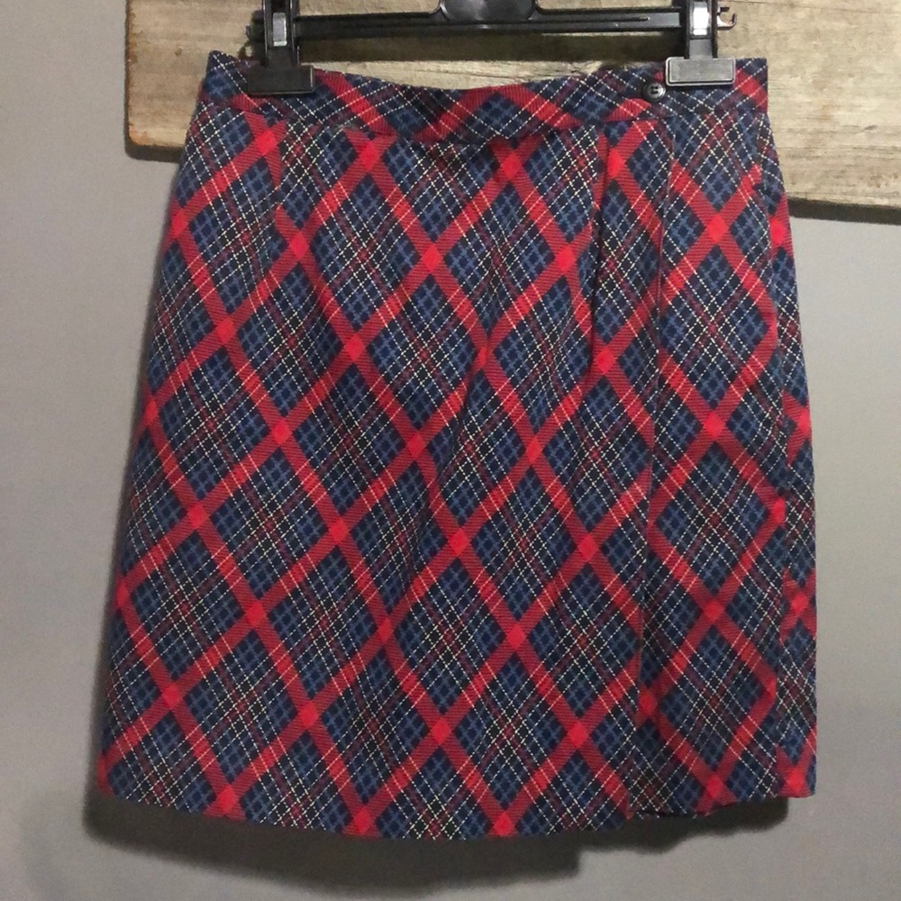 Holiday Liz Claiborne plaid skort